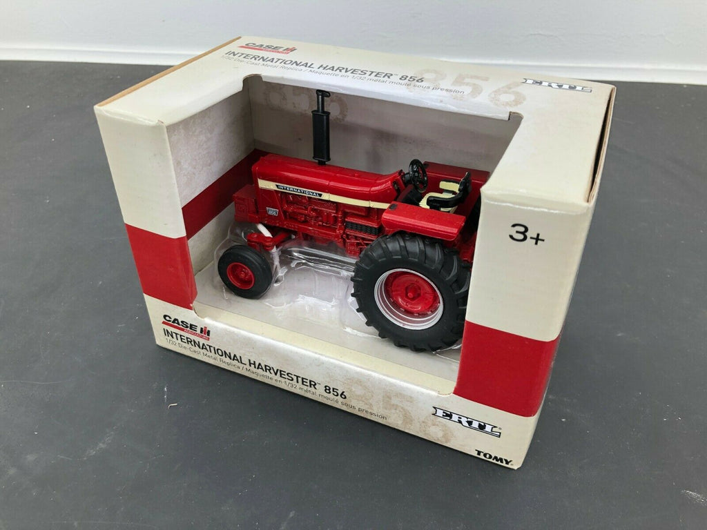 IH Farmall 856 Tractor 1/32