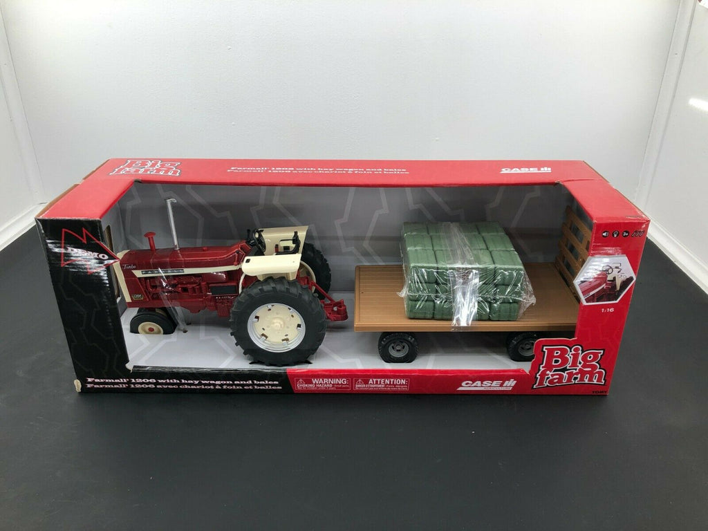 IH Farmall 1206 w/ Hay Wagon & Bales 1/16