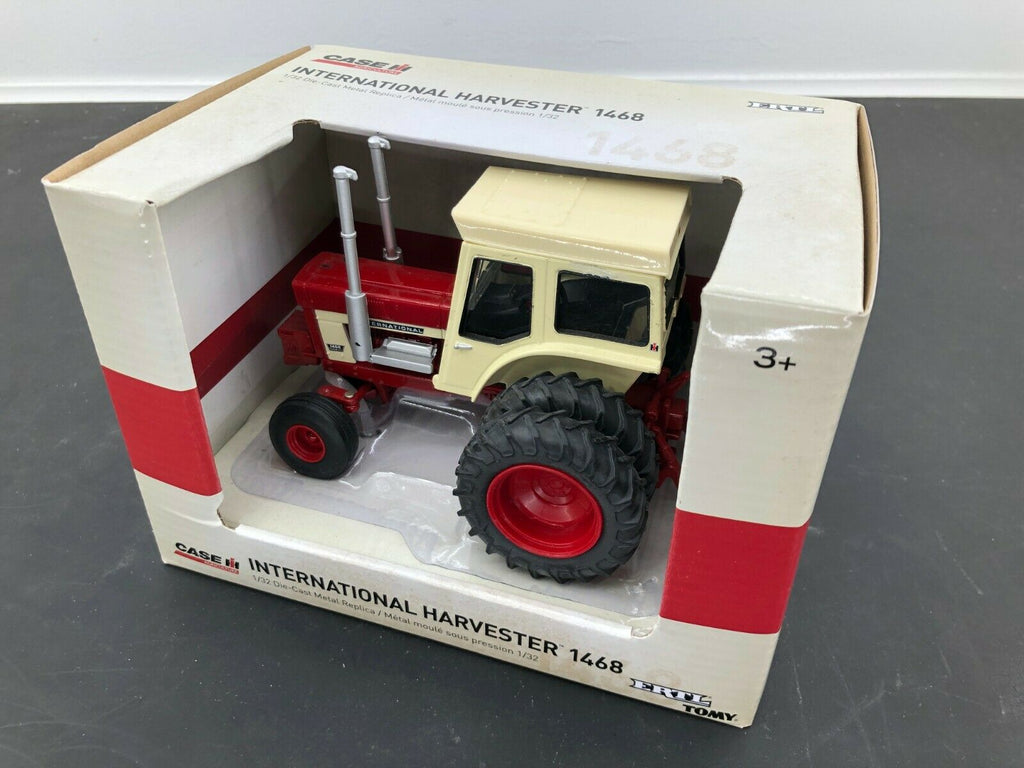 IH Farmall 1468- V8 Dual Stacks1/32