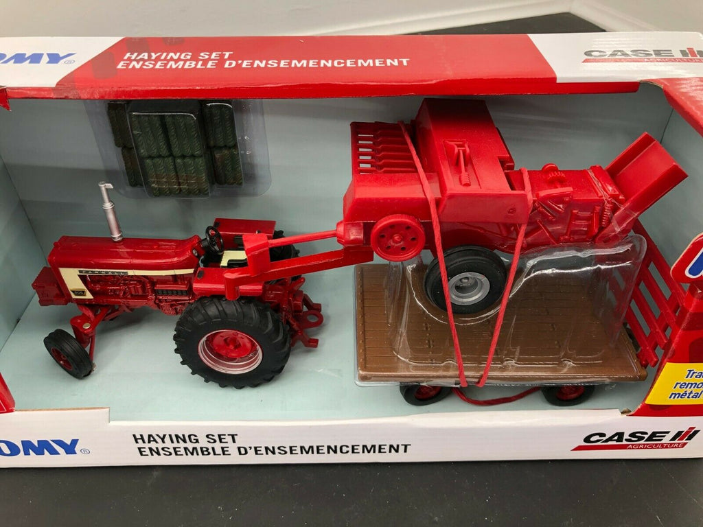 Case IH International Harvester 806 Tractor Hay Set Wagon Baler 1/32 Scale