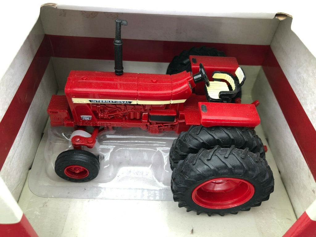 IH Farmall 756 Tractor w/ Rear Duals 1/32