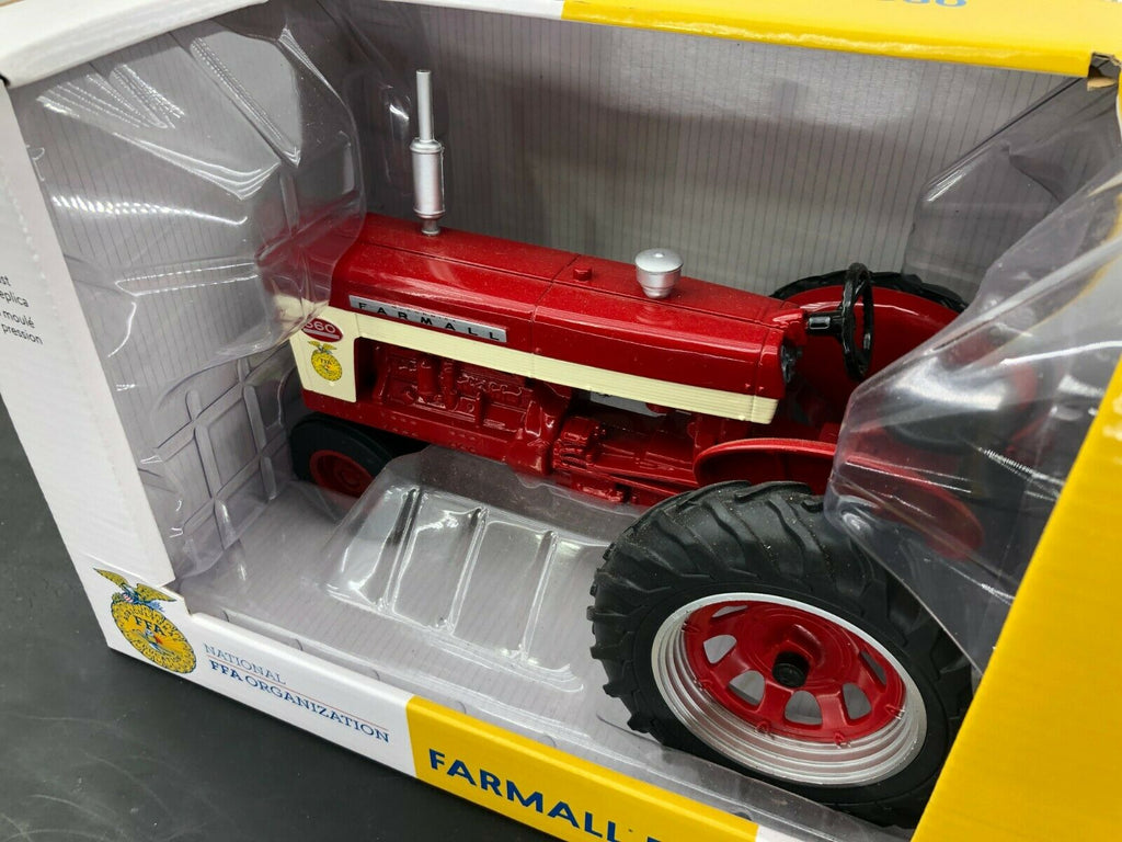 Case IH International Harvester 560 Tractor FFA Special Edition 1/16 Scale