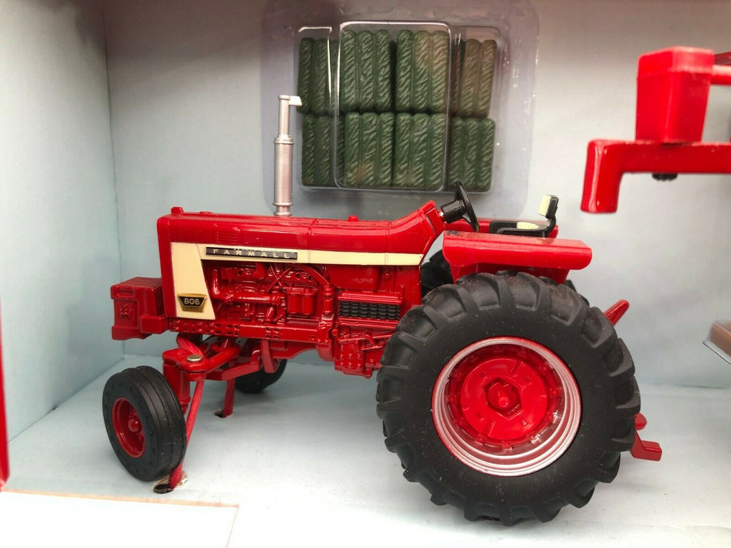 Case IH International Harvester 806 Tractor Hay Set Wagon Baler 1/32 Scale